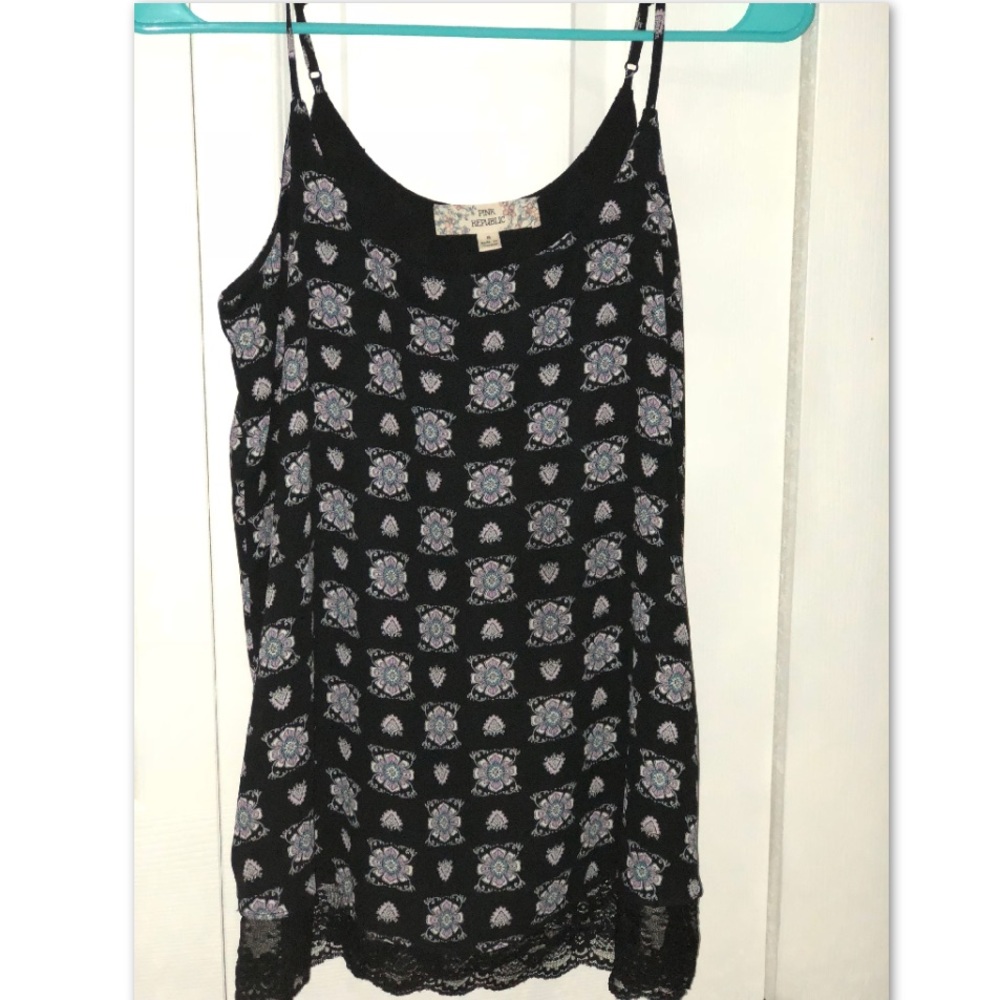 Tank top with flower design and some black lace